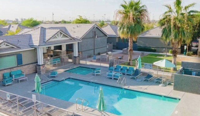 Lakeside Villa Apt Dog Park WiFi Laundry