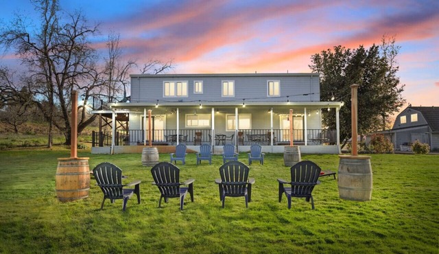 Lakeside Vineyard Retreat