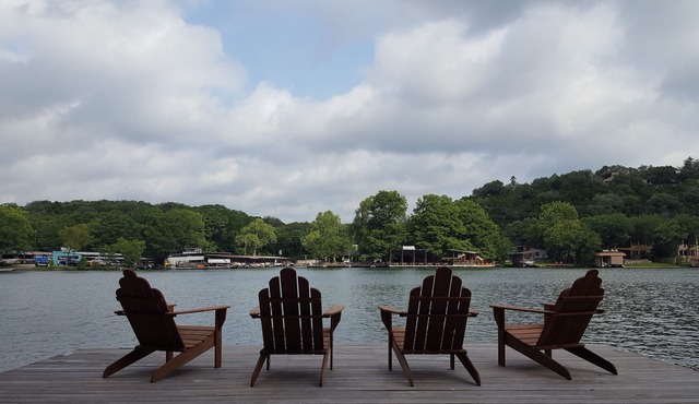Lakeside Waterfront Lake Austin Home
