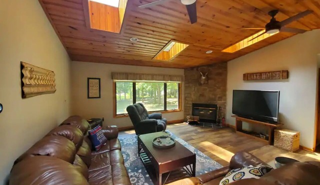Lakeside Waterfront: Private Dock - Near Lake Anna Winery