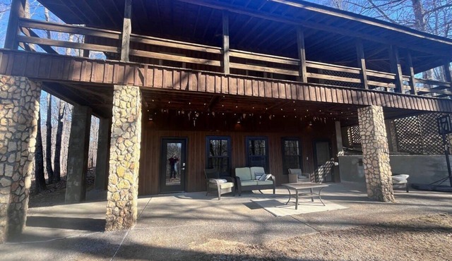 LakeTrail Modern Cabin Apt/Hot tub (opt) LT5