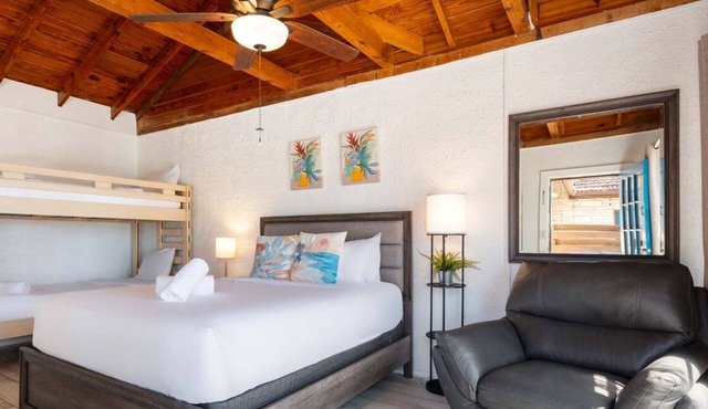 LakeTravis Bungalow 2