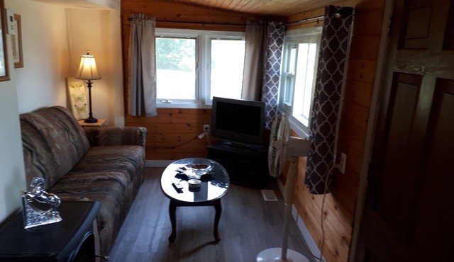 Lakeview 1 Bedroom Cottage on Lake Erie in Colchester (South of Harrow) #67