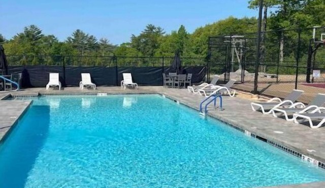 Lakeview 1Bedroom w Kitchen Pool Hot Tub Concerts Fire Pit Hiking Weirs Beach