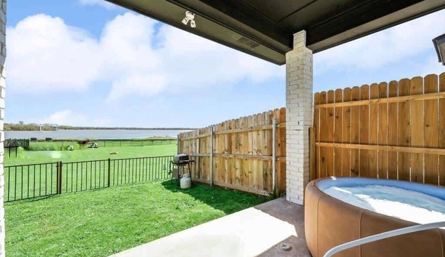 Lakeview 2BR/1B Guest Home with Hot Tub