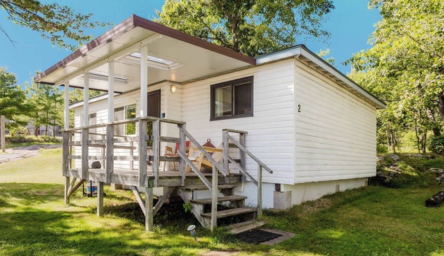 Lakeview 3-bedroom Cottage, BBQ, Firepit, Beach #2