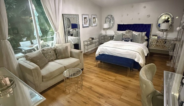 Lakeview 3-bedroom Greenacre House Close to Shopping/Dining
