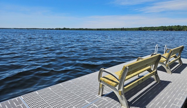 Lakeview Bliss: Shawano Getaway - Short walk to public beach and park