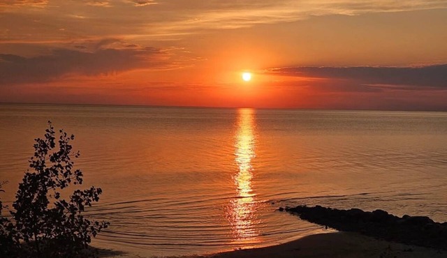 🌅 Lakeview Cabin Near Grand Beach | Steps to Lake Winnipeg | * New to VRBO*