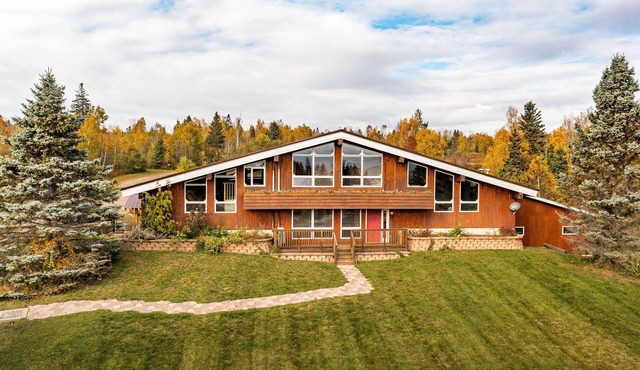 Lakeview chalet by Gooseberry Falls with sauna