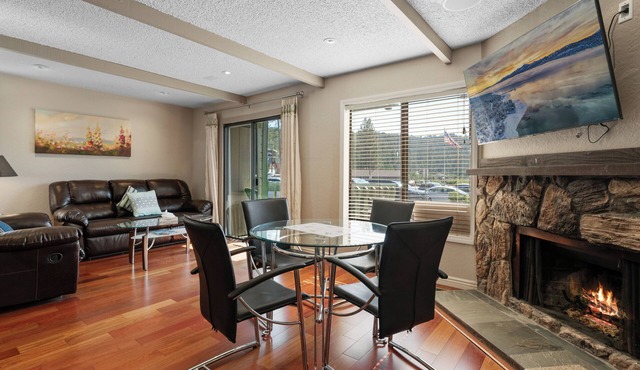 Lakeview Condo - Lakefront Complex, Lake Views, Heated Pool
