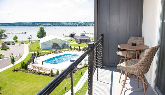 Lakeview Condo | Seasonal Hot Tub | Pool | Restaurant