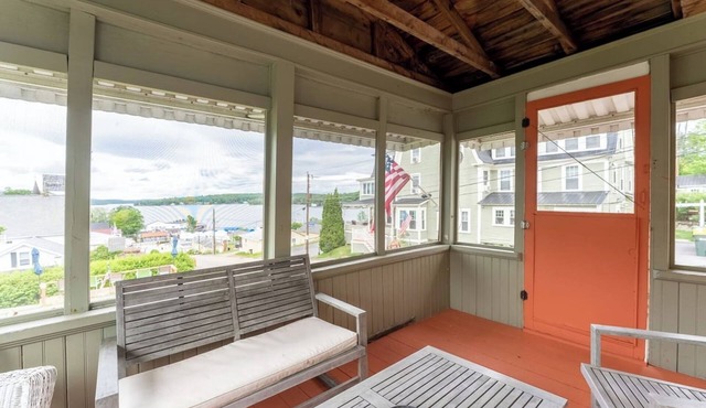 Lakeview Cottage 1 sleeps 6