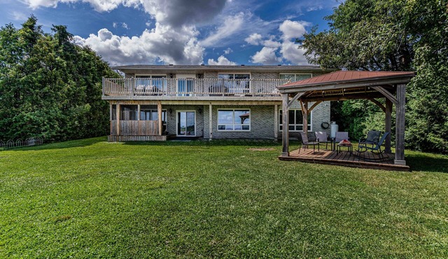 Lakeview cottage near Pigeon Lake