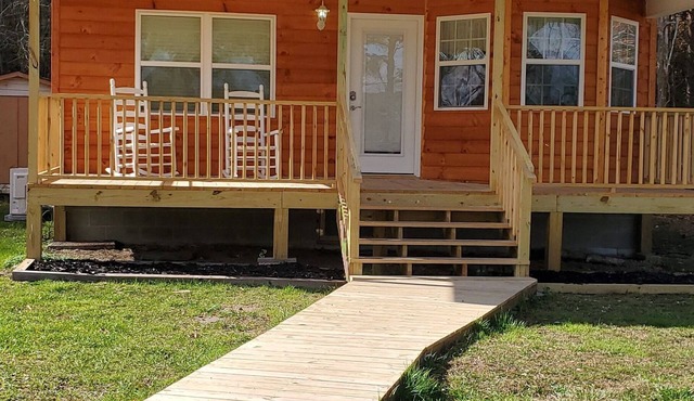 Lakeview Cottage. Directly across from lake Access with lake views.