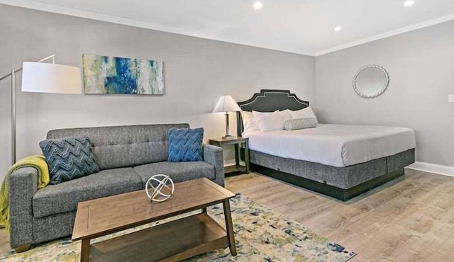 Lakeview Cozy Studio Apartment