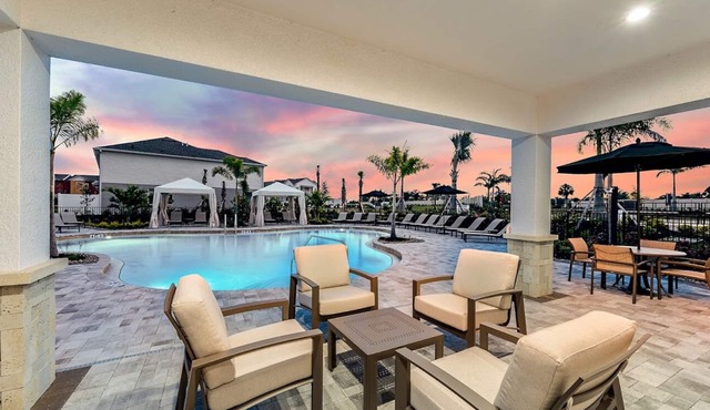 Lakeview Escape, 3BR, Pet-Friendly, 7 Min to Beaches & Shopping, Monthly Stays