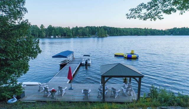 Lakeview Escape - Maple 3 Bedroom Cottage - Prime Lake Muskoka Location