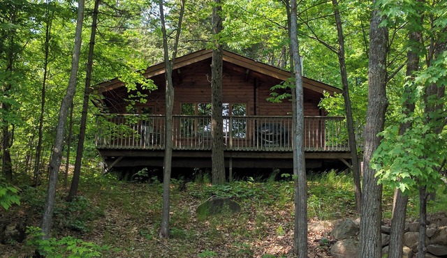 Lakeview Escape to Muskoka - Oak 3 Bedroom Cabin