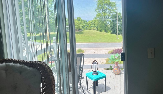 Lakeview Garden Home