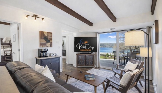 Lakeview Getaway at Kimberling Crossing