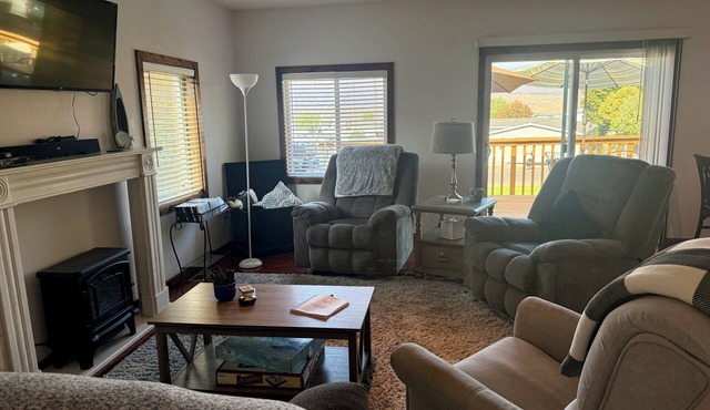 Lakeview Getaway, very close to Marina, Boating, Fishing & Wildlife Paradise!