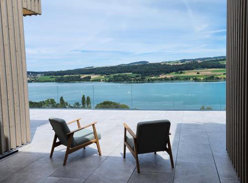 Lakeview Guest Rooms with huge rooftop terrace