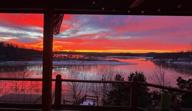 Lakeview Haven: Perfect Retreat on Fentress Road