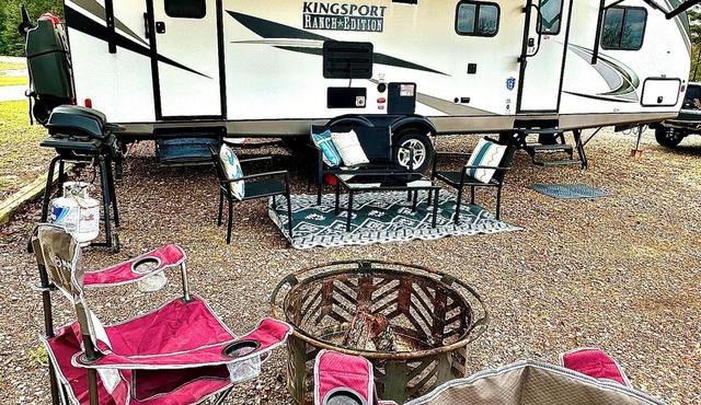 Lakeview hideaway waterfront camper