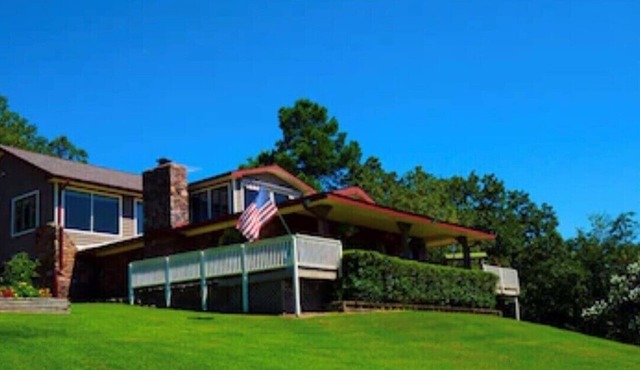 Lakeview Home with Pool on beautiful Lake Tenkiller Oklahoma
