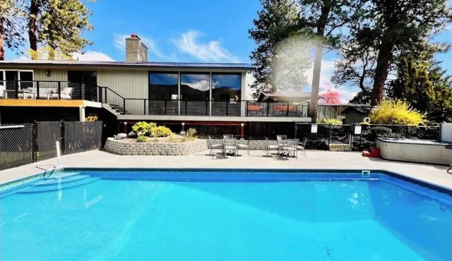 Lakeview Home with Private Pool, Hot Tub and Game Room