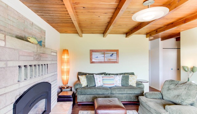 Lakeview Home with Private Hot Tub, Washer and Dryer, Cable, and Scenic Deck