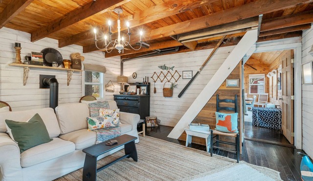 Lakeview, Ice Fishing & Snowmobile Trails—Fire Pit. 1.5 bth. Great Kitchen, PETS