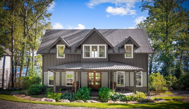 Lakeview Landing -Lakefront, Private Dock, Wood Burning Fireplace