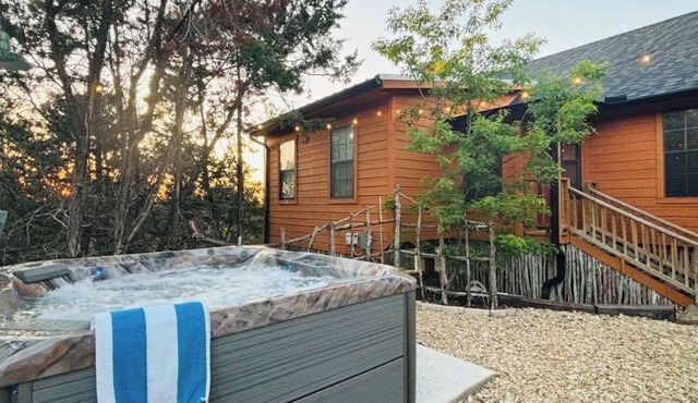 Lakeview Livin' Cozy Cabin - Hot Tub, Game Room, Fire Pit in charming Whitney