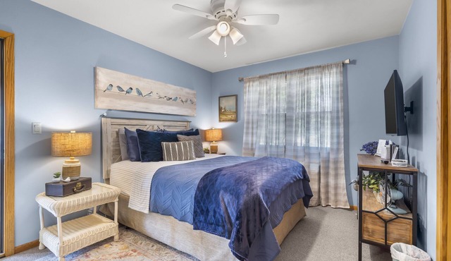 Lakeview Living - SUNROOM SUITE - Vacation Rental