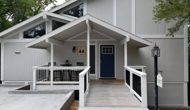 "Lakeview Lodge" at Tan Tar A with Hot Tub!