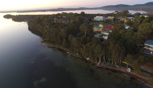Lakeview Lodge, Between the ocean & the lake
