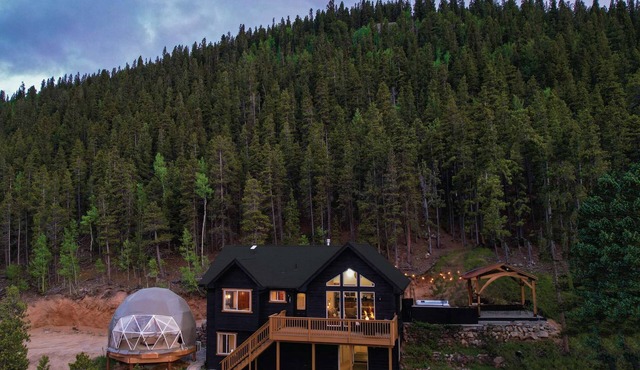 Lakeview Lodge & Geo Dome Theater, Hot Tub & Views