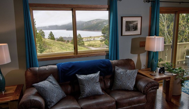 Lakeview Lodge - Nederland Retreat - walk to town - best views around