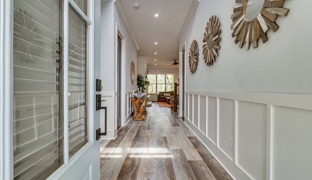 LakeView Luxe! Luxury Home on the Water, Private Dock, Amazing Views