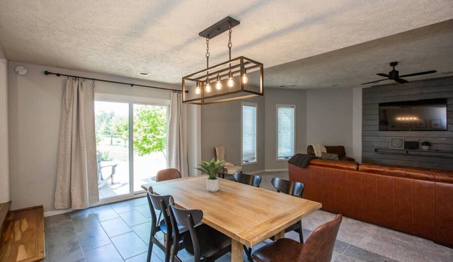 Lakeview Luxury - Deck With View, 3 Family Rooms