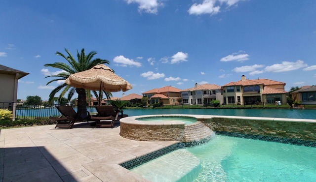 Lakeview Luxury House