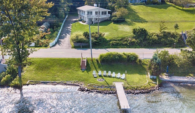 Lakeview Luxury: Wine Country + Lake Living + Perfect Couples Retreat!