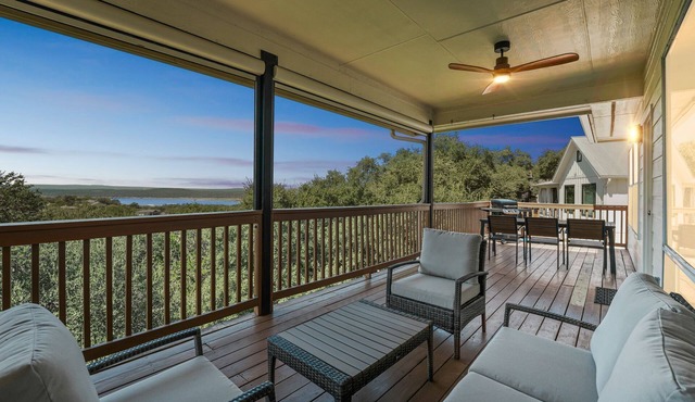 Lakeview Luxury with Panoramic views/game room