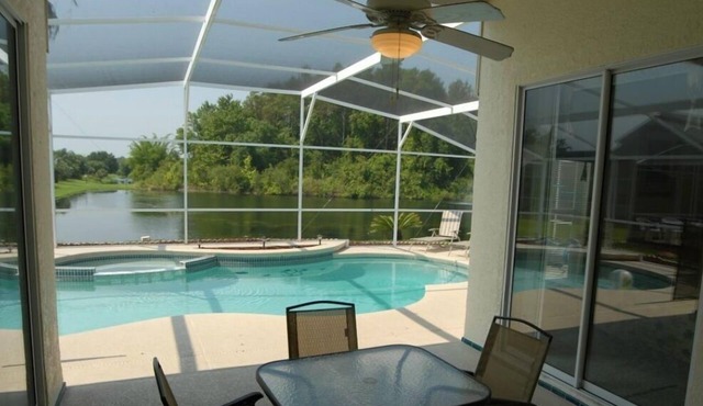 Lakeview, massage spa, tropical classic decor, quiet and secure neighborhood!