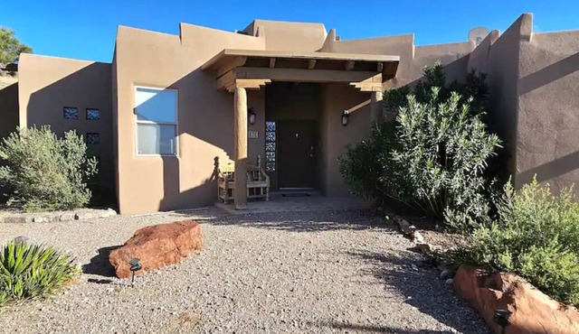 Lakeview Oasis; Your Home away from Homenn