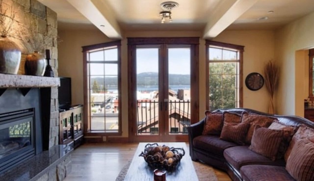 Lakeview Penthouse on Park Street in the heart of Downtown McCall