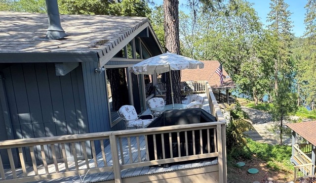 Lakeview, Pool Table, Hot Tub, Marina, Sleeps 10 - Shasta Lakeshore Retreat #15