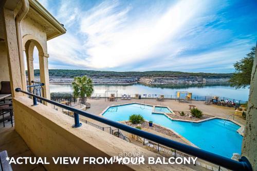Lakeview & Pool View on an Island with Sauna & Spa